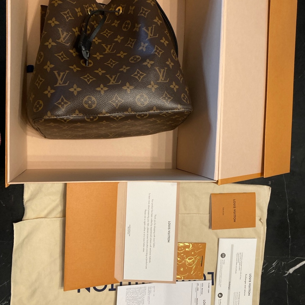 Authentic Louis Vuitton NeoNoe MM